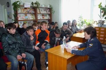 С целью предупреждения роста преступности в городе Шумерле состоялась информационно-познавательная встреча «Закон суров, но он ЗАКОН»